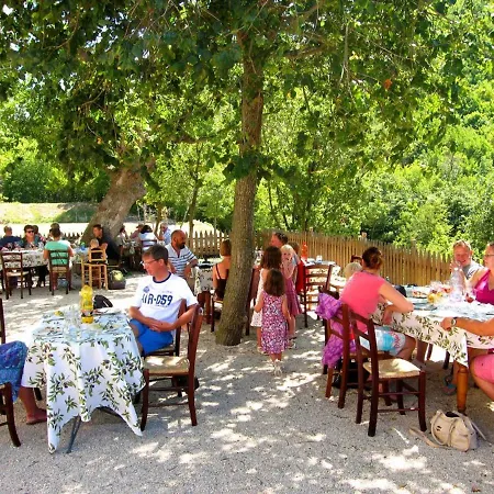 Marianna/sleeps 25/spoleto 7 Miles/rome 1 Hr Bazzano di Spoleto