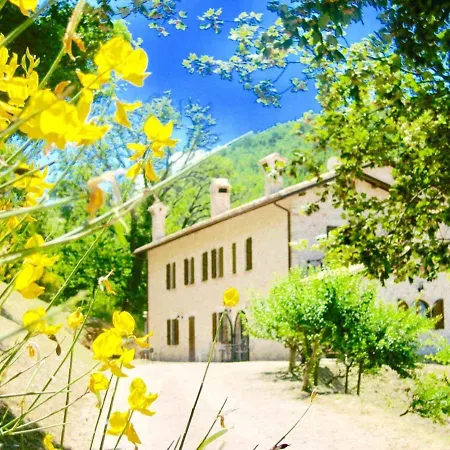 Marianna/sleeps 25/spoleto 7 Miles/rome 1 Hr