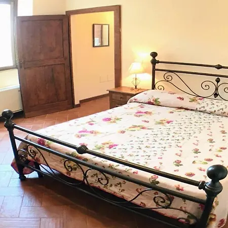 Marianna/sleeps 25/spoleto 7 Miles/rome 1 Hr Bazzano di Spoleto