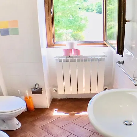 Marianna/sleeps 25/spoleto 7 Miles/rome 1 Hr וילה Bazzano di Spoleto