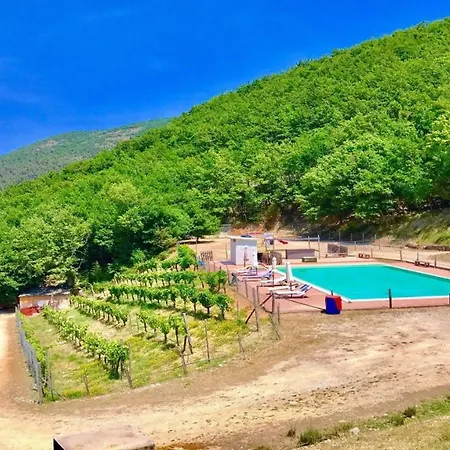 Marianna/sleeps 25/spoleto 7 Miles/rome 1 Hr
