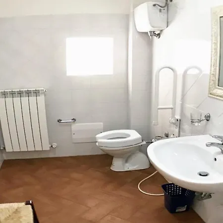 Marianna/sleeps 25/spoleto 7 Miles/rome 1 Hr * Bazzano di Spoleto