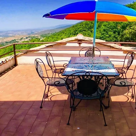 Marianna/sleeps 25/spoleto 7 Miles/rome 1 Hr *