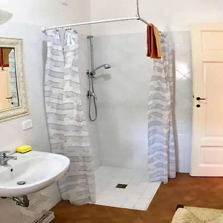 Marianna/sleeps 25/spoleto 7 Miles/rome 1 Hr