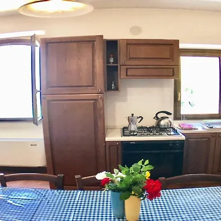 Marianna/sleeps 25/spoleto 7 Miles/rome 1 Hr וילה Bazzano di Spoleto