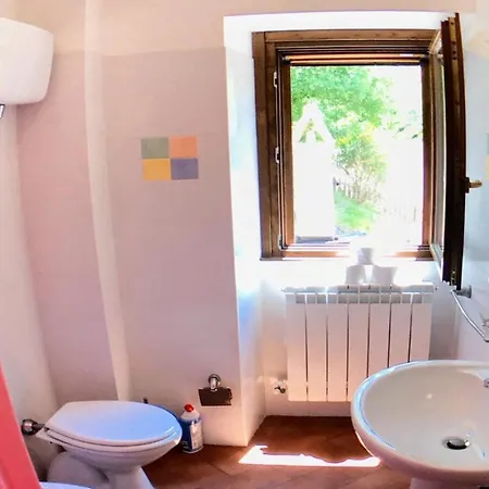 Marianna/sleeps 25/spoleto 7 Miles/rome 1 Hr *