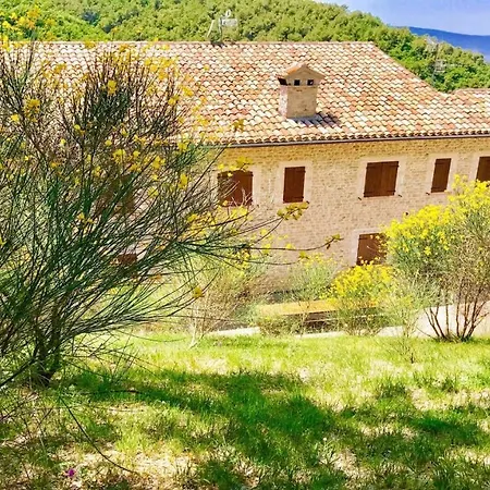 Marianna/sleeps 25/spoleto 7 Miles/rome 1 Hr