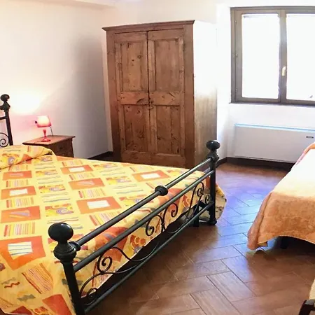 Marianna/sleeps 25/spoleto 7 Miles/rome 1 Hr וילה Bazzano di Spoleto