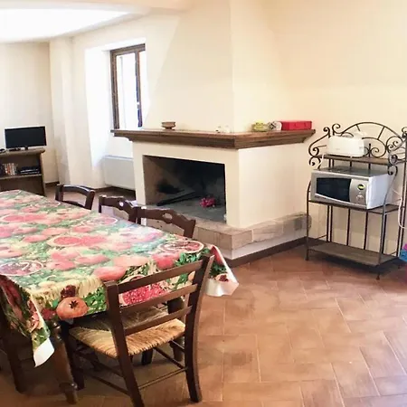Marianna/sleeps 25/spoleto 7 Miles/rome 1 Hr