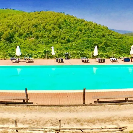 Marianna/sleeps 25/spoleto 7 Miles/rome 1 Hr